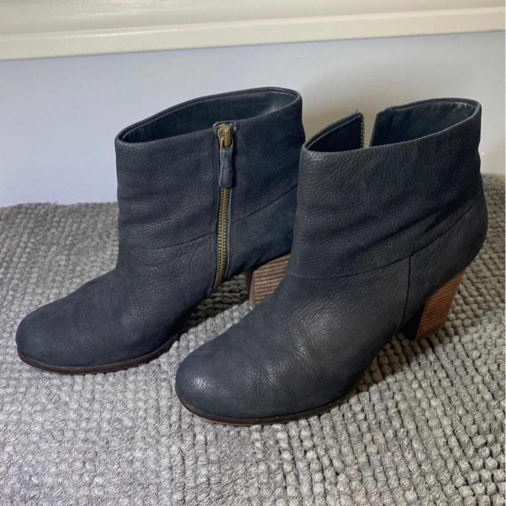 COLE HAAN Nike Air Black Nubuck Suede Leather Cassidy Ankle Boots Sz 9